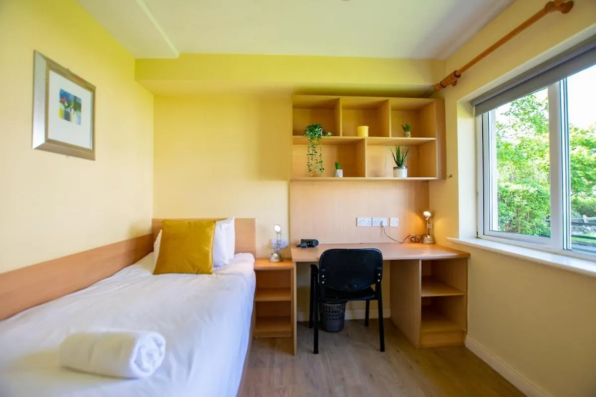 Central 4-Bedroom Home, Galway Holiday home