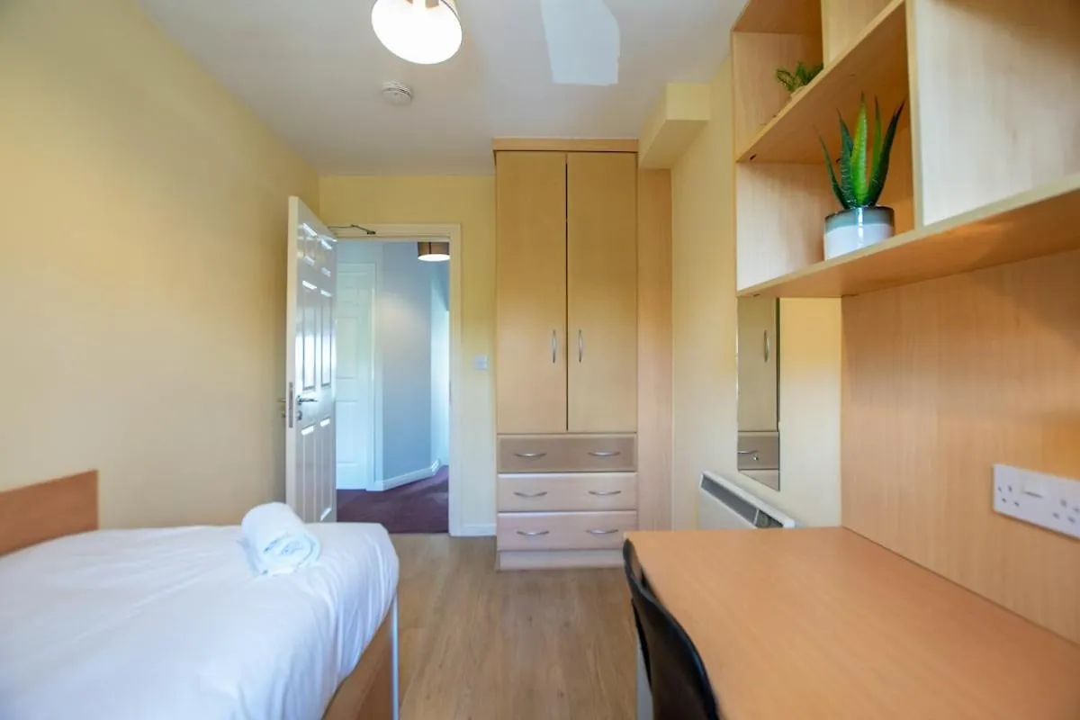 Central 4-Bedroom Home, Galway 0*,