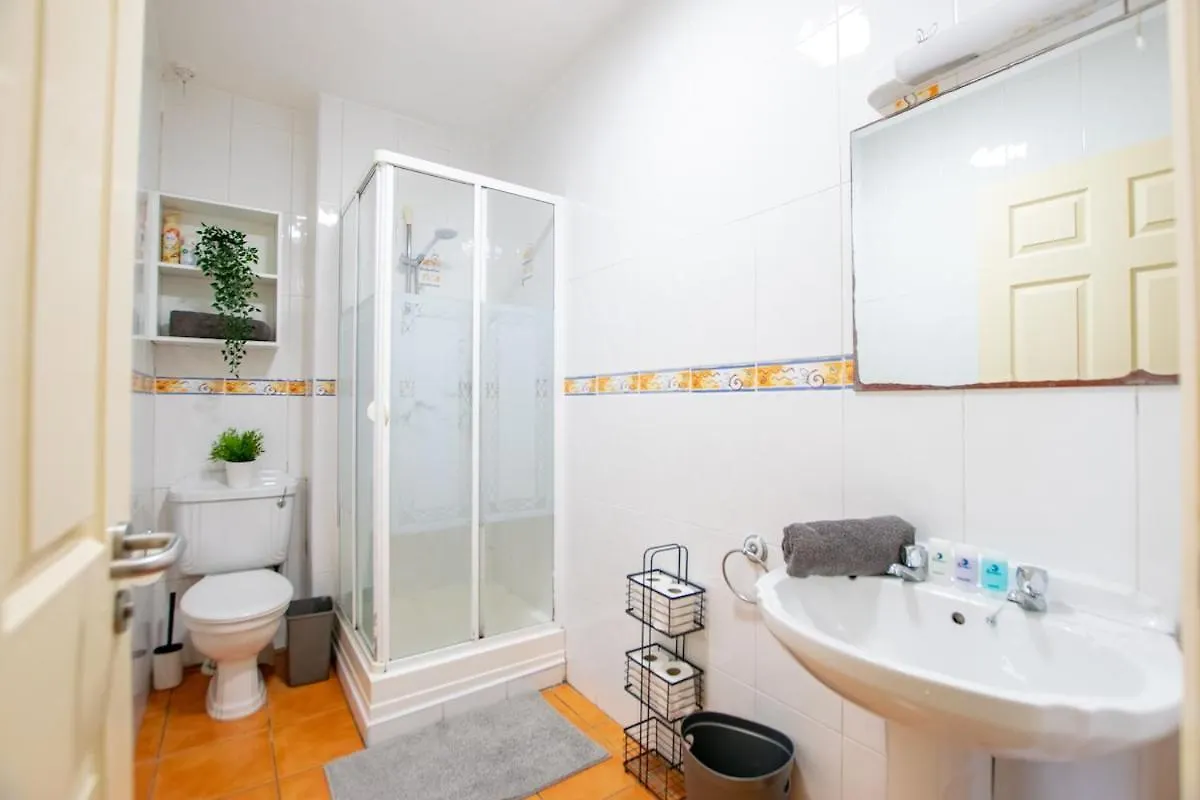 Central 4-Bedroom Home, Galway Holiday home
