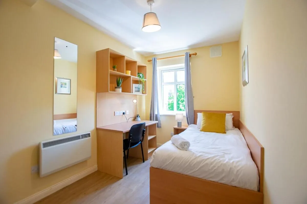 Central 4-Bedroom Home, Galway Holiday home