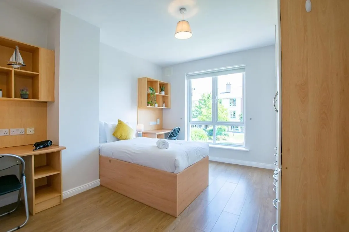 Central 4-Bedroom Home, Galway 0*,